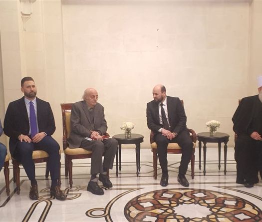 Jumblatt's Post-Assad Visit to Damascus: A Push for Diplomatic Renewal and Accountability