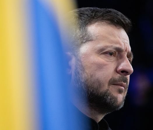 Zelensky Urges Russia to Accept Truce, Says Awaits Putin in Turkey