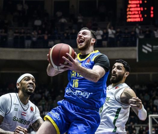 Al Riyadi Defeats Sagesse to Stay Unbeaten in WASL