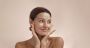 Cinq gestes du matin pour réveiller sa peau sans maquillage