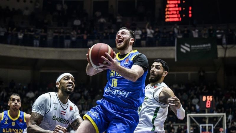 Al Riyadi Defeats Sagesse to Stay Unbeaten in WASL